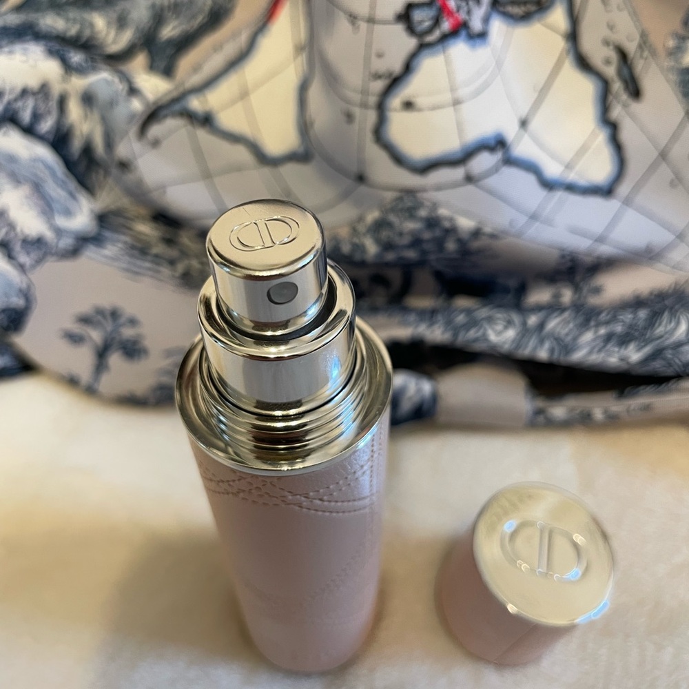 Christian Dior All Around the World Platinum Gift Set - Picture 10 of 12